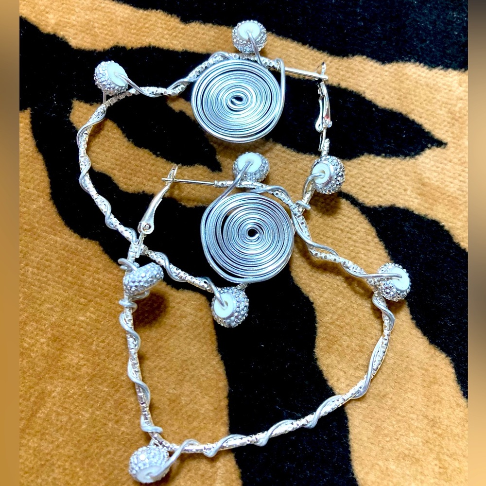 Bling & hearts 💕 hoops